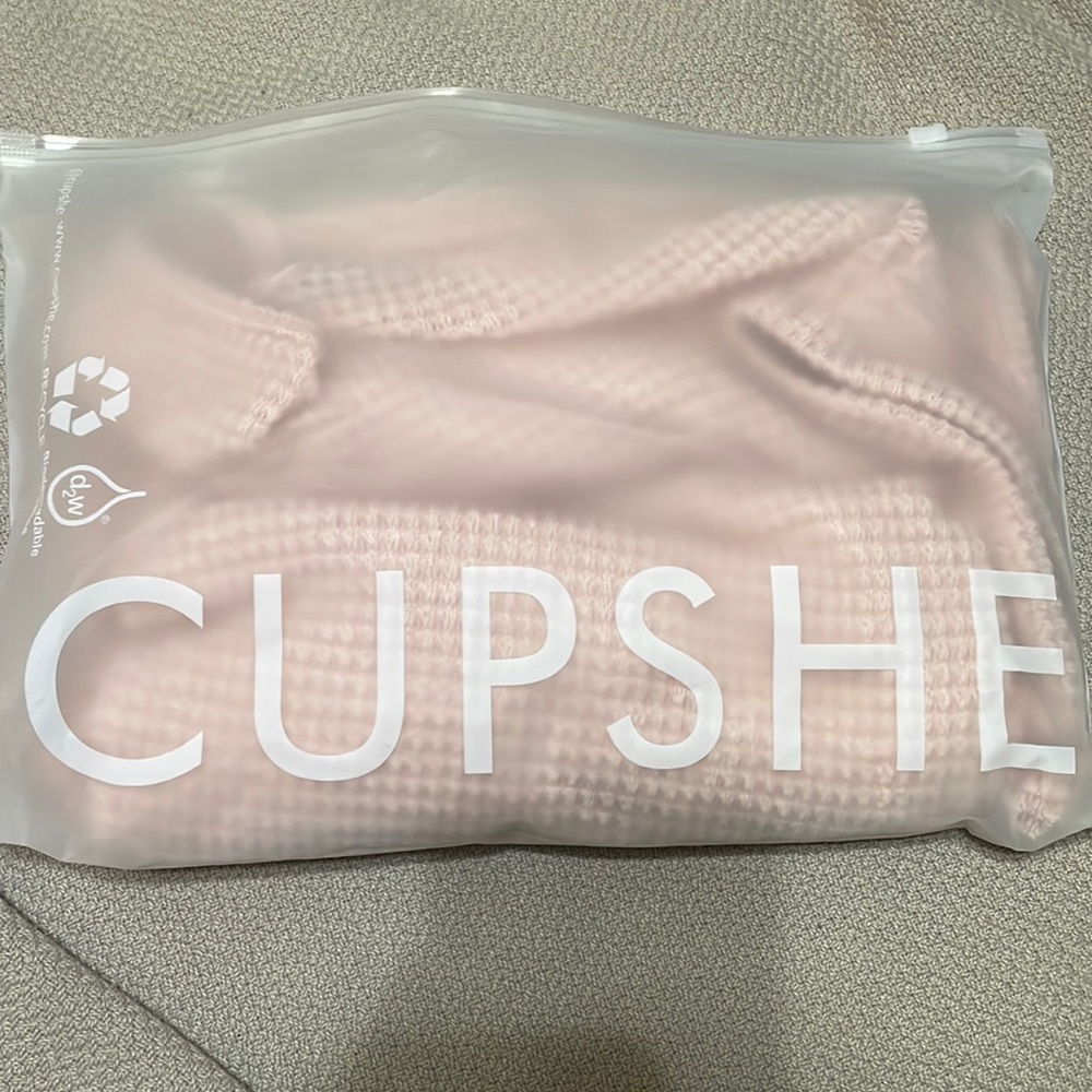 NWT Cupshe pink swim cover up